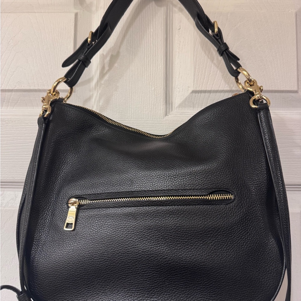 Elegant Black Leather Shoulder Bag - Picture 7 of 10